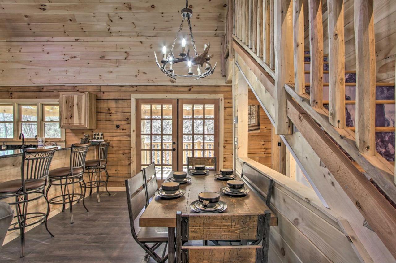 The Phoenix Cabin With Hot Tub In Gatlinburg! Exterior photo